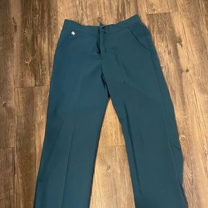 Figs scrubs bottoms- the zipper needs repair